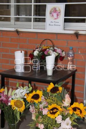 ACATLÁN . ALTAR MAESTRA FALLECIDA