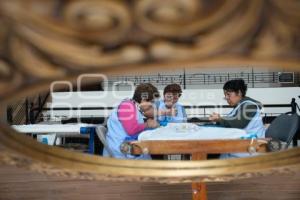 TLAXCALA . BORDADO VIRGEN DE LA CARIDAD