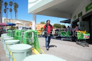 TLAXCALA . VENDEDORES AMBULANTES