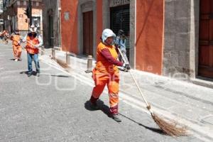 DESFILE 16 DE SEPTIEMBRE . LIMPIEZA