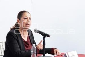 LAURA ARTEMISA GARCÍA