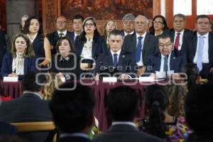 TLAXCALA . ENTREGA DISTINTIVO HUÉSPED ILUSTRE