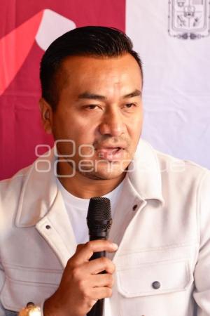 ROBERTO SOLÍS VALLES