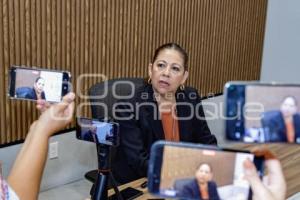 LAURA ARTEMISA GARCÍA