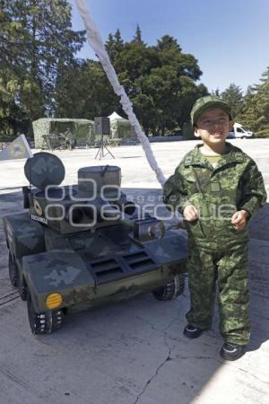 EJÉRCITO . SOLDADO POR UN DÍA