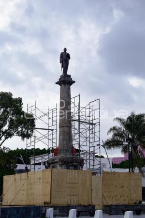 AVENIDA JUÁREZ . ROTONDA