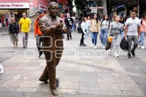 ESCULTURA . 5 DE MAYO