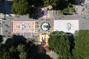 ZÓCALO . ALFOMBRA MONUMENTAL