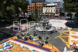 ZÓCALO . ALFOMBRA MONUMENTAL