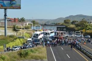 BLOQUEO AUTOPISTA . MUJER DESAPARECIDA