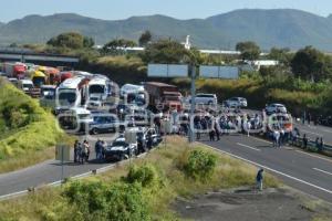 BLOQUEO AUTOPISTA . MUJER DESAPARECIDA