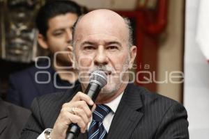 ROBERTO RUÍZ ESPARZA