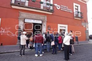 MANIFESTACIÓN . DEFENSORES DEL AGUA