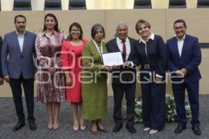 CONGRESO . MEDALLA MÉRITO DOCENTE