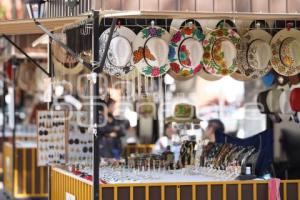 TLAXCALA . ARTESANOS PLAZA XICOHTÉNCATL