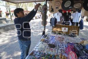 TLAXCALA . ARTESANOS PLAZA XICOHTÉNCATL