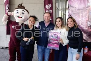 AYUNTAMIENTO . NADO DE MUJERES