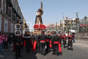 PROCESIÓN . NAZARENOS