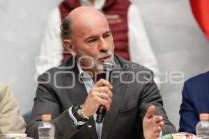 ROBERTO RUIZ ESPARZA