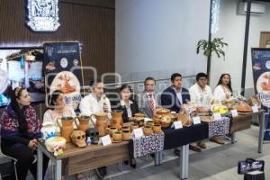 CONGRESO . FERIA ARTESANAL TENEXTATILOYAN